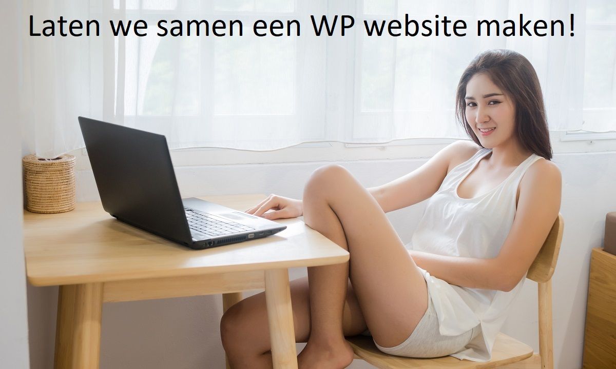Dame met laptop is bezig met het maken van een WordPress website.